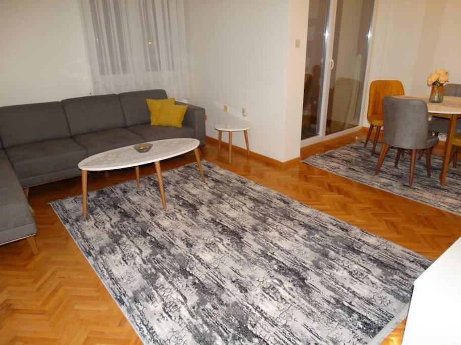 Miro'S Place Skopje Zewnętrze zdjęcie